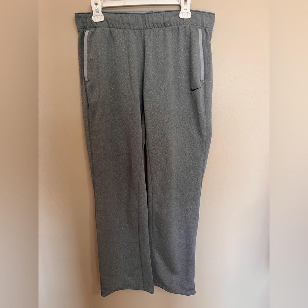 Nike Men's Light Gray sweatpants, Size M